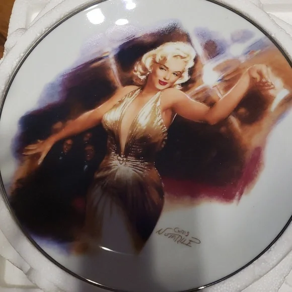 Marilyn Monroe Plates Rising Star and Stopping Traffic-Orig Box Cert of Auth - Picture 3 of 7